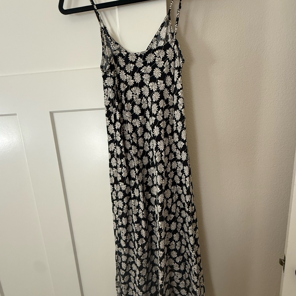 GAP Black Maxi Dress with White Daisy Print - Picture 2 of 3